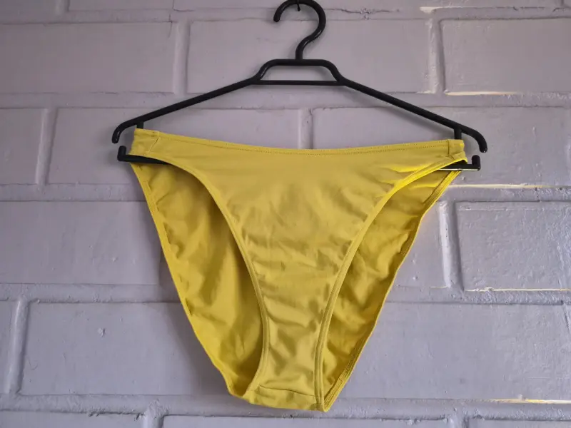 Bikini amarillo vibrante para mujer - 3