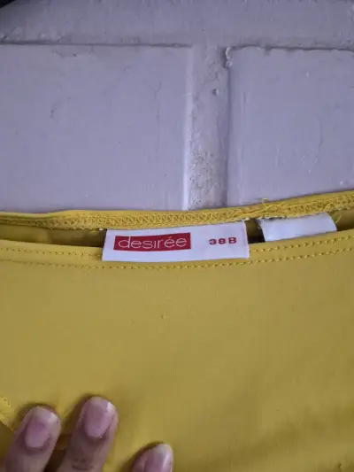 Bikini amarillo vibrante para mujer - miniatura 4