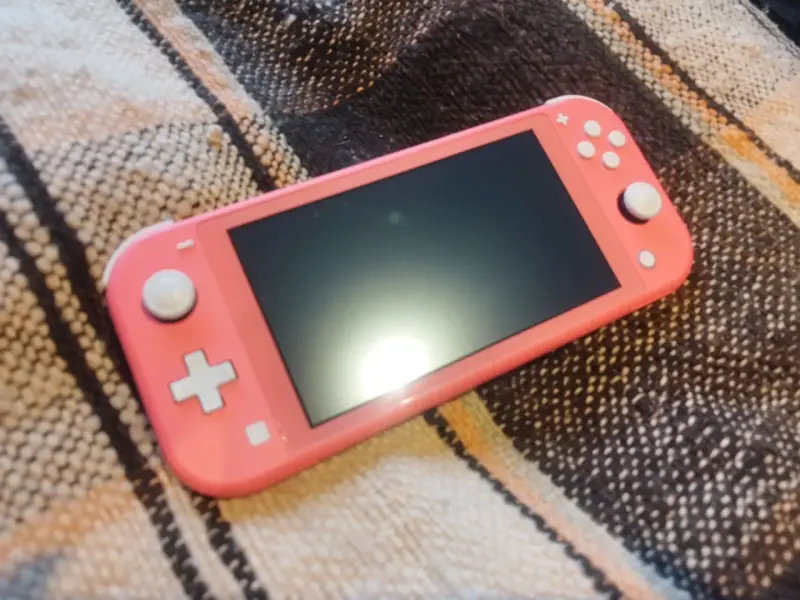 Consola Nintendo Switch Lite coral rosada - 1