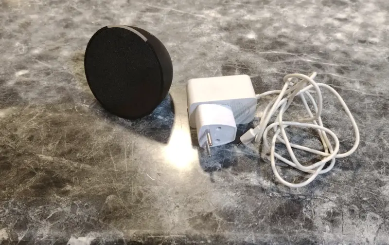 Amazon alexa  negro con cargador - 2