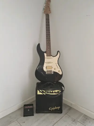 Guitarra eléctrica Yamaha Pacifica negra - miniatura 2