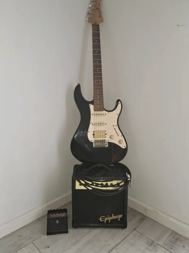 Guitarra eléctrica Yamaha Pacifica negra - 6