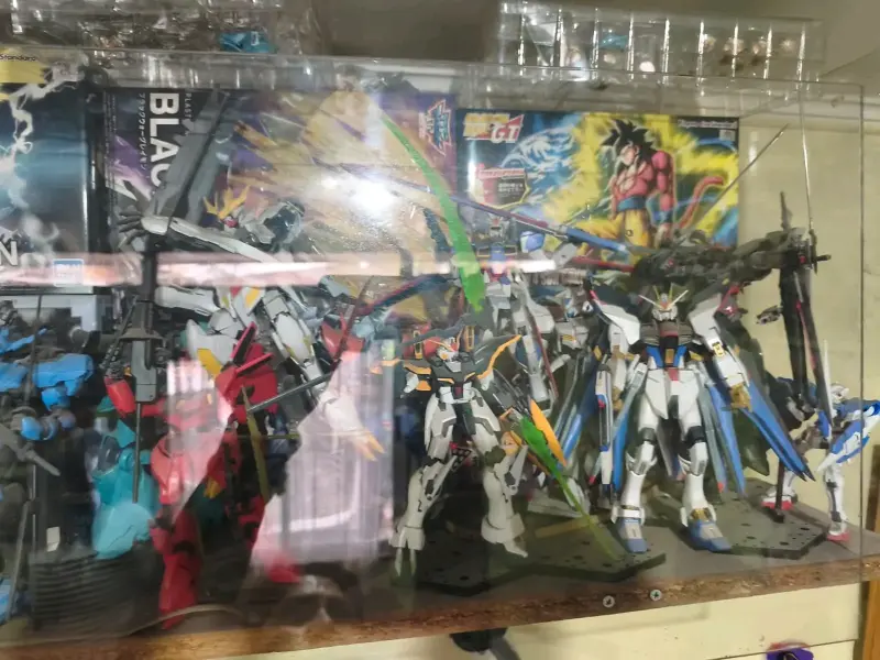Figuras de acción Digimon y Gundam Bandai - 2
