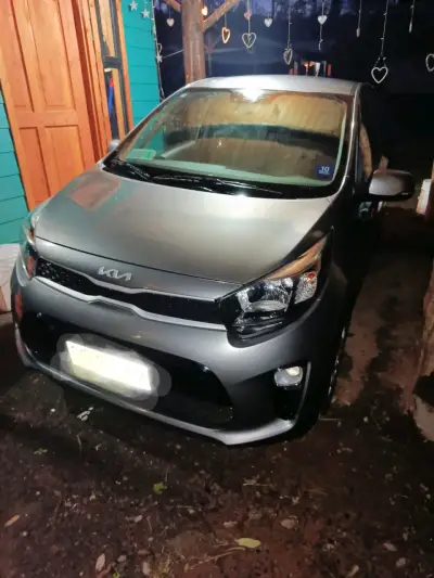 Auto Kia Picanto 2023 en excelente estado - miniatura 1
