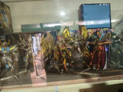Figuras de acción Saint Seiya y Dragon Ball Z - miniatura 1