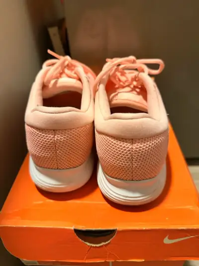 Zapatillas deportivas rosadas Nike para mujer - miniatura 4