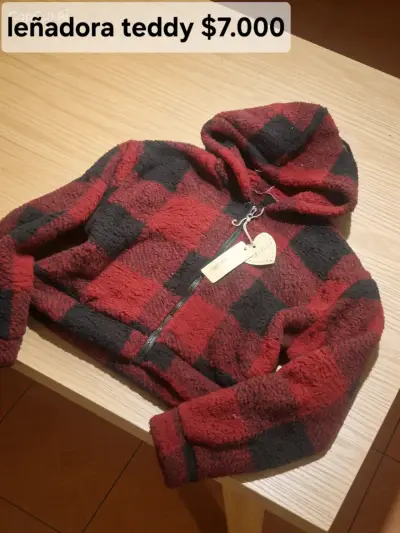 Chaqueta de lana con capucha a cuadros rojos y negros - miniatura 2