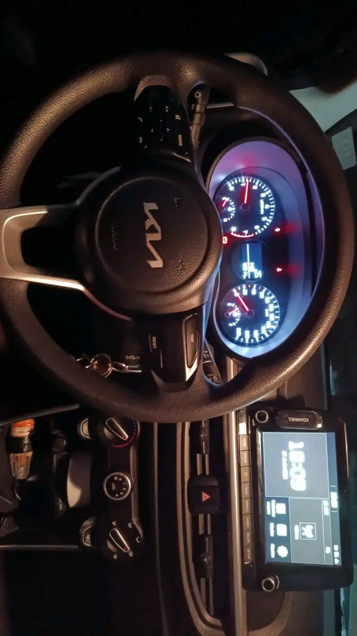 Auto Kia Picanto 2023 en excelente estado - 5