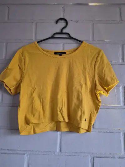 Polera Crop top Amarilla - miniatura 1