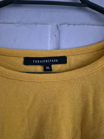Polera Crop top Amarilla - miniatura 2