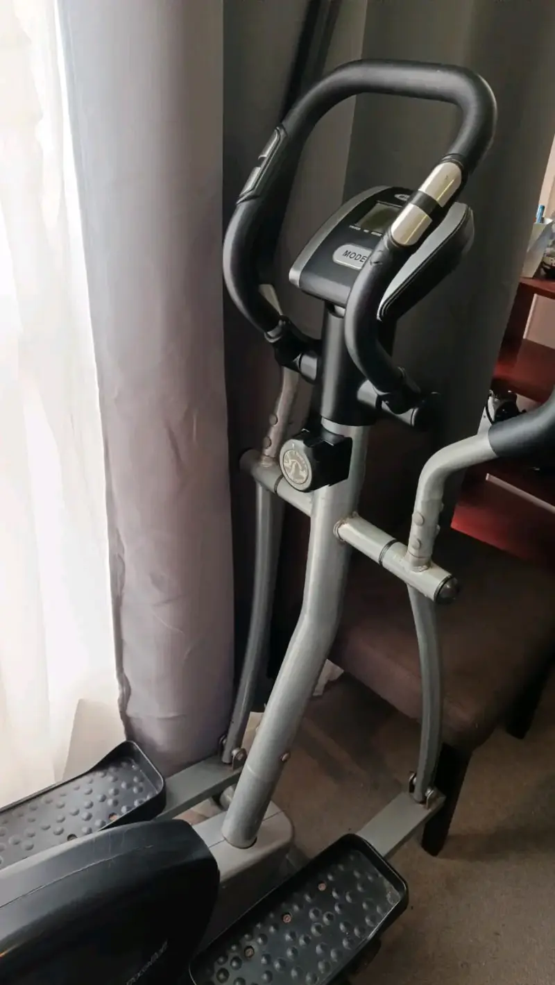 Elíptica Fitness Direct con monitor digital - 2