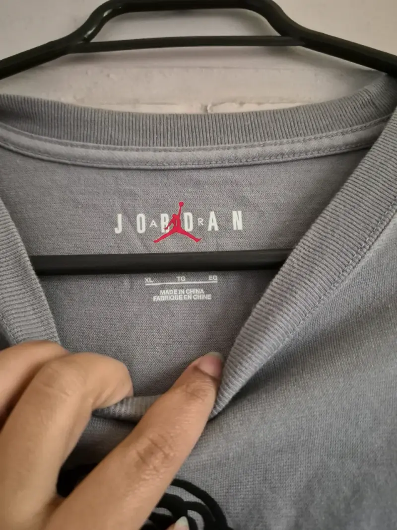 Polera gris Jordan - 2