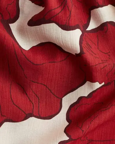 Blusa H&M talla L con estampado floral rojo - miniatura 2