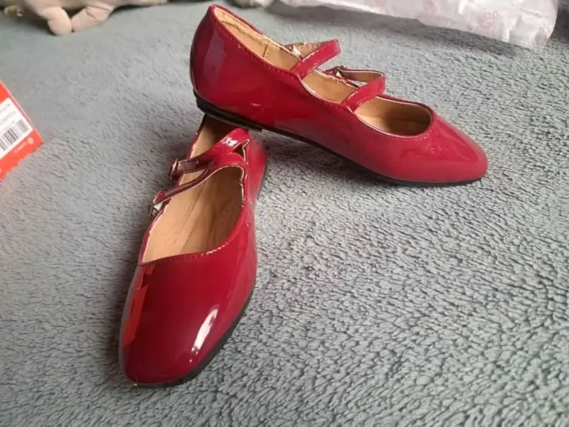 Zapatos de charol rojo para niña con doble correa - 2