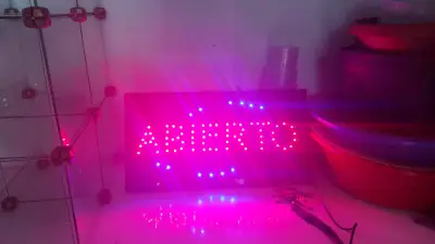 Letrero LED Abierto Luminoso para Negocios - miniatura 1