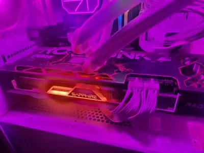 Tarjeta gráfica RADEON 7700xt 12 gb (usada) - miniatura 2