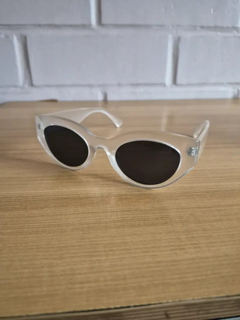Gafas de sol estilo retro transparentes