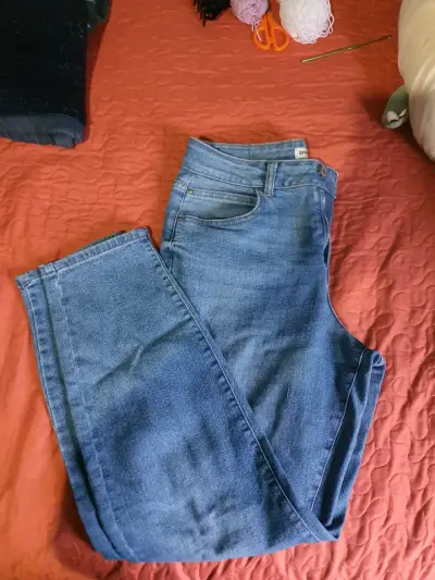 Jeans de mezclilla azul para mujer talla 38 - miniatura 1