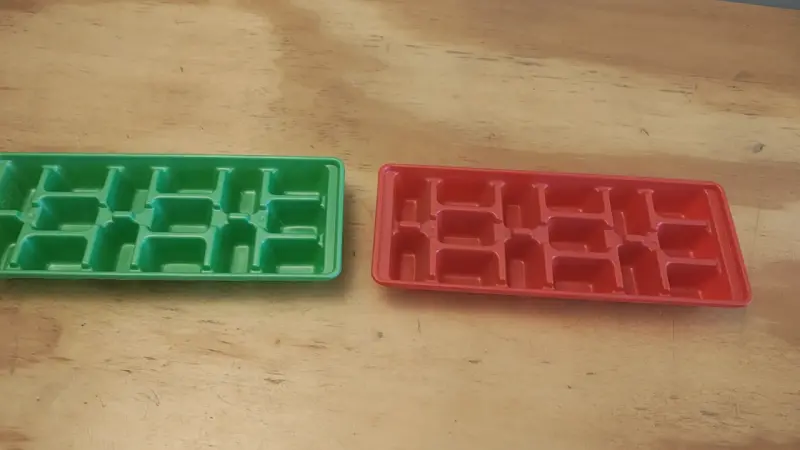 Bandejas de Hielo Plásticas Verde y Roja