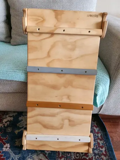 Rampa de madera para niños tipo Pikler - miniatura 4