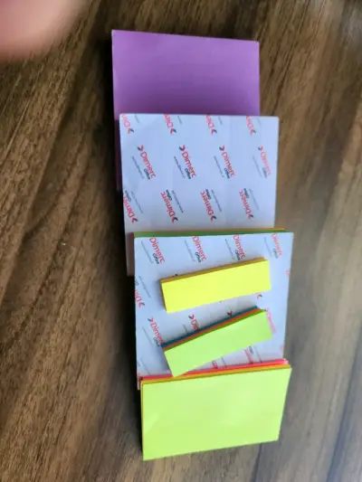 Set de notas adhesivas de colores variados - miniatura 2