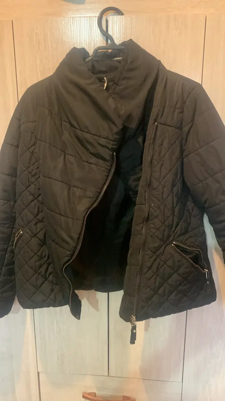 Chaqueta acolchada negra para invierno - 2
