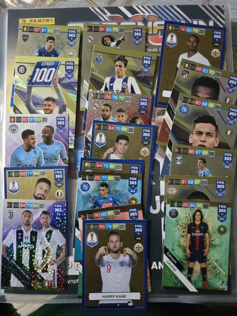 Colección de tarjetas Panini FIFA 365 de fútbol