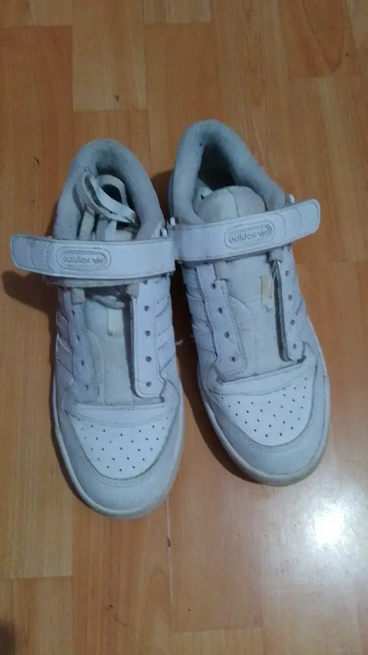 Zapatillas deportivas blancas Adidas con velcro - 2