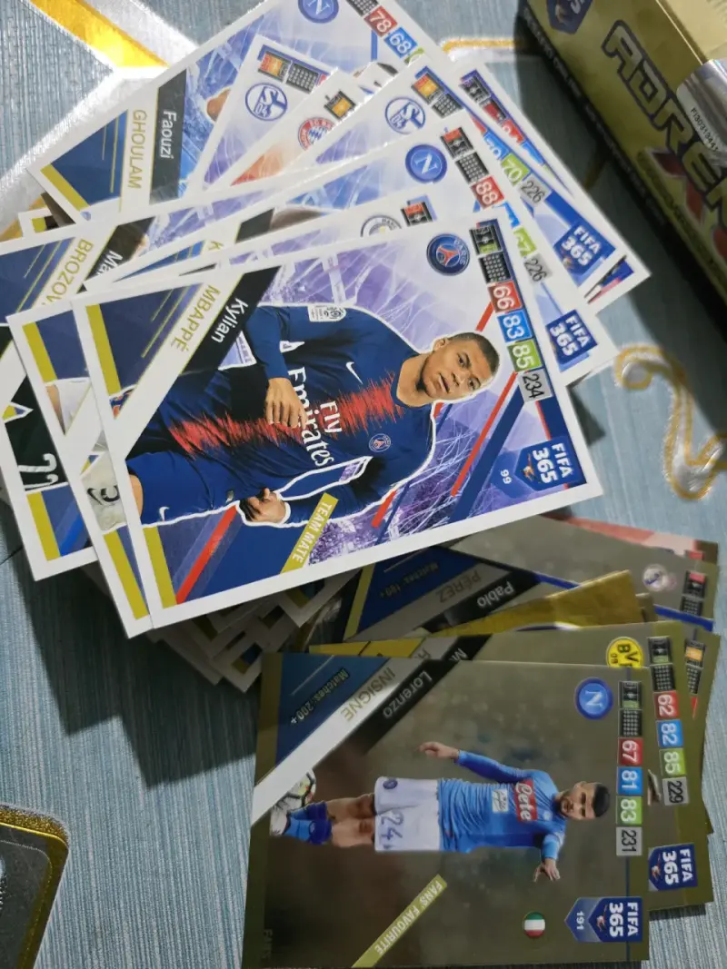 Lote cartas Panini FIFA 365 Adrenalyn 2019 - 2