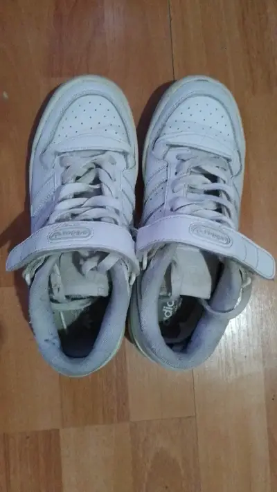 Zapatillas deportivas blancas Adidas con velcro - miniatura 1