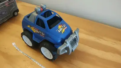 Camión de juguete azul Johnny Boy's Buggy Truck - miniatura 4