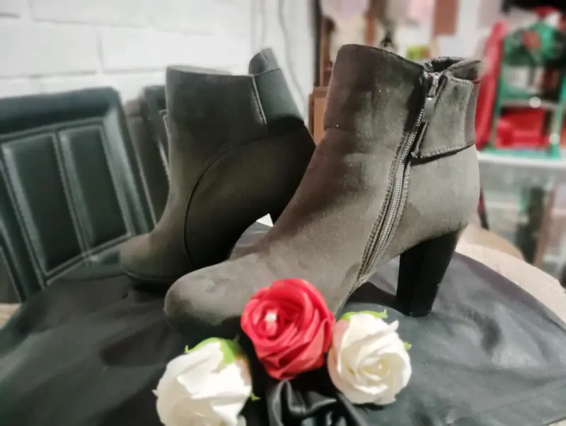 Botines de gamuza marrón con tacón alto - 4
