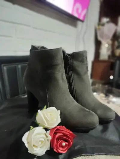 Botines de gamuza marrón con tacón alto - miniatura 5