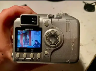 Cámara digital Nikon Coolpix 3200 con accesorios - miniatura 3