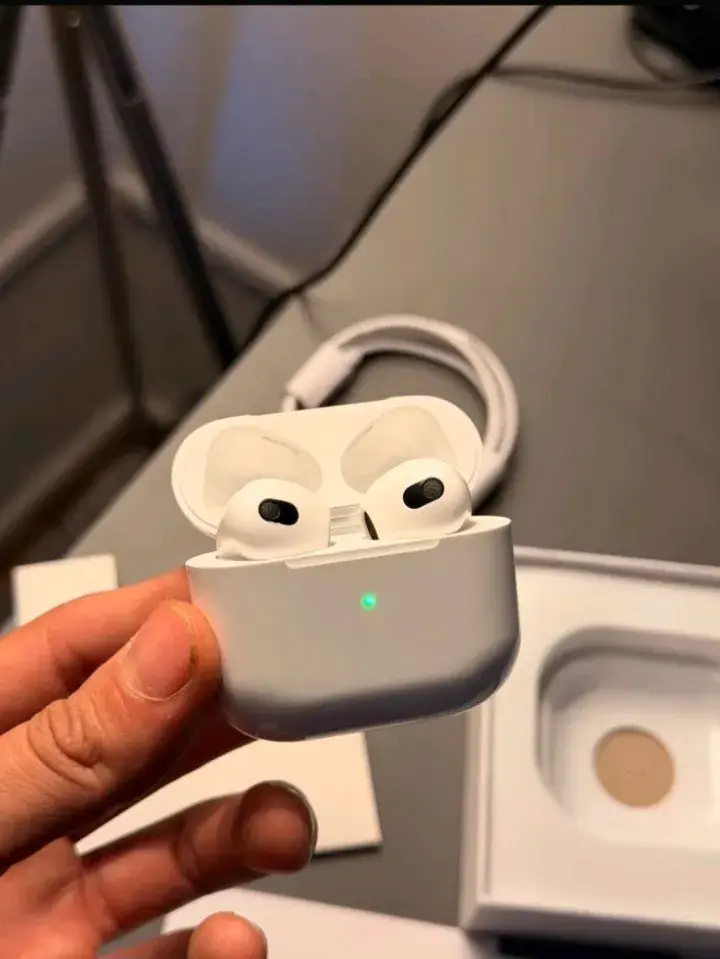 AirPods 3 con estuche de carga inalámbrica - 2