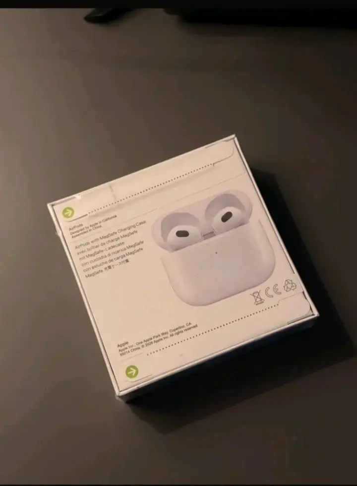 AirPods 3 con estuche de carga inalámbrica - 4