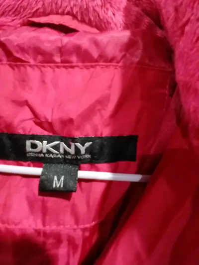 Chaqueta acolchada roja para mujer DKNY - miniatura 3