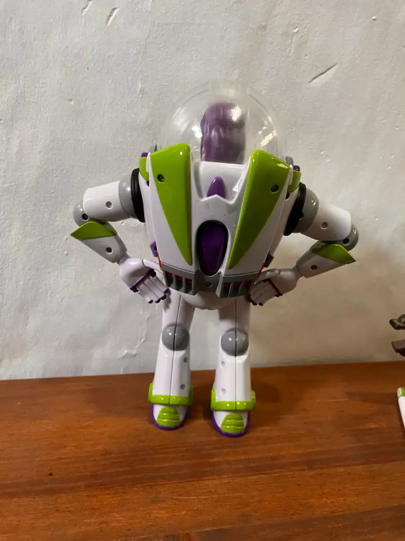 Figura de acción Buzz Lightyear con movimientos de karate - 3