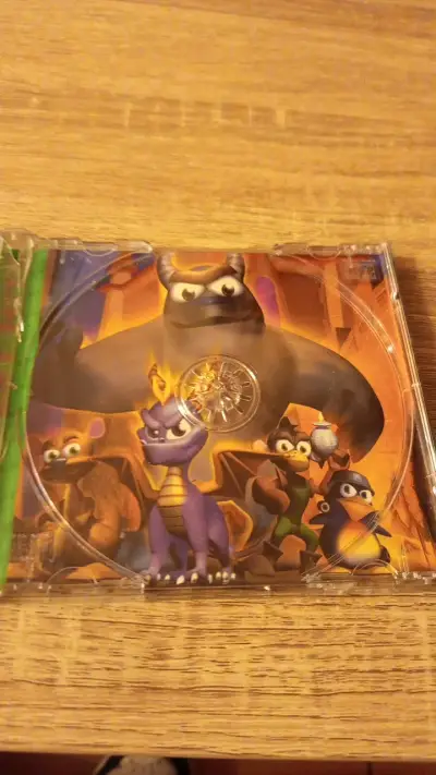 Spyro year of the dragon 2002 Playstation 1 - miniatura 3