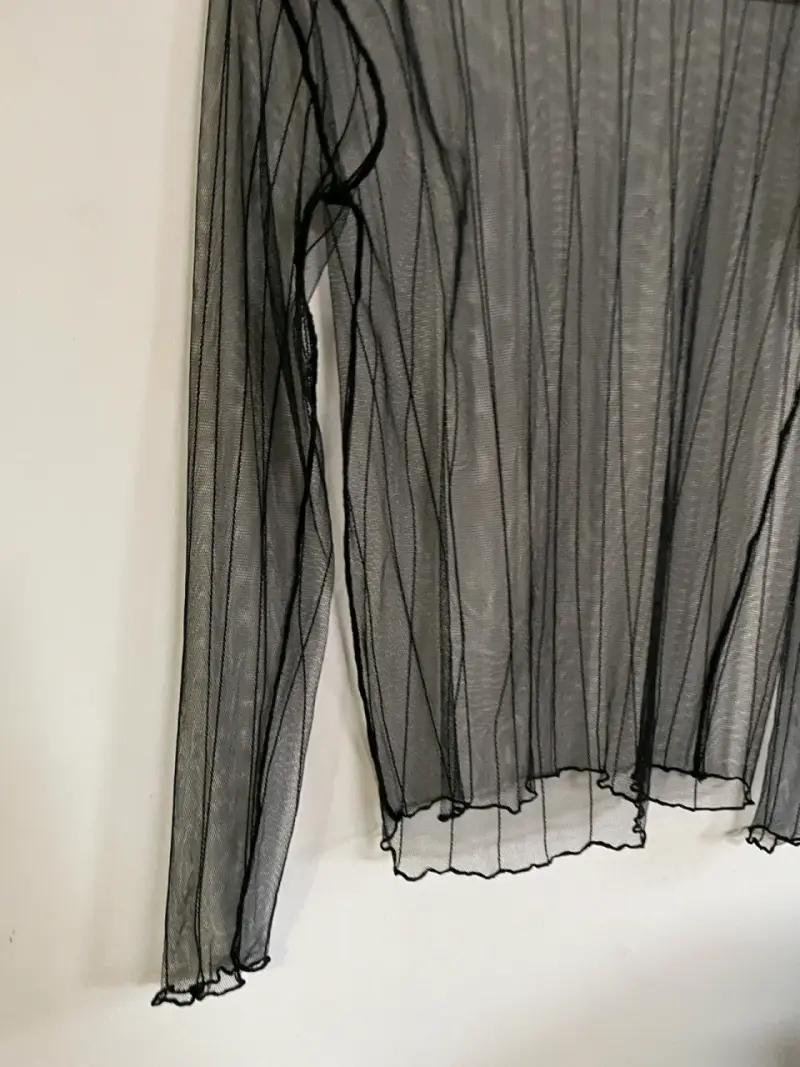Blusa transparente negra de malla - 2
