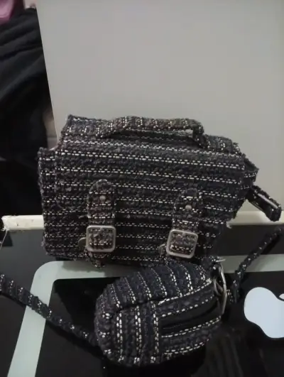 Bolso de mano tejido con monedero a juego - miniatura 1