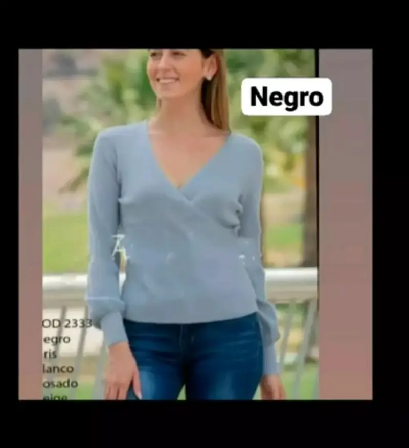 Suéter cruzado de mujer color negro