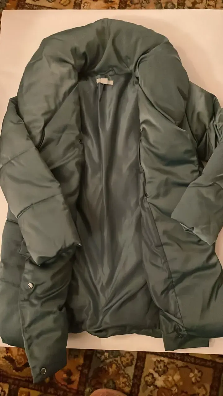 Abrigo acolchado verde oscuro para invierno - 2