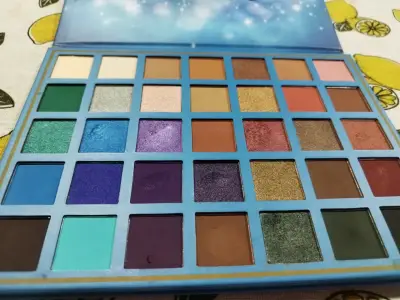 Paleta de sombras Beauty Creations Elsa - miniatura 3
