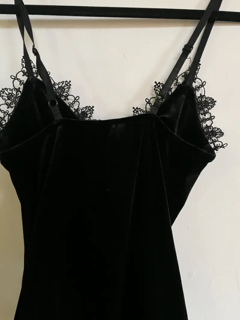Vestido negro de encaje para mujer - 2
