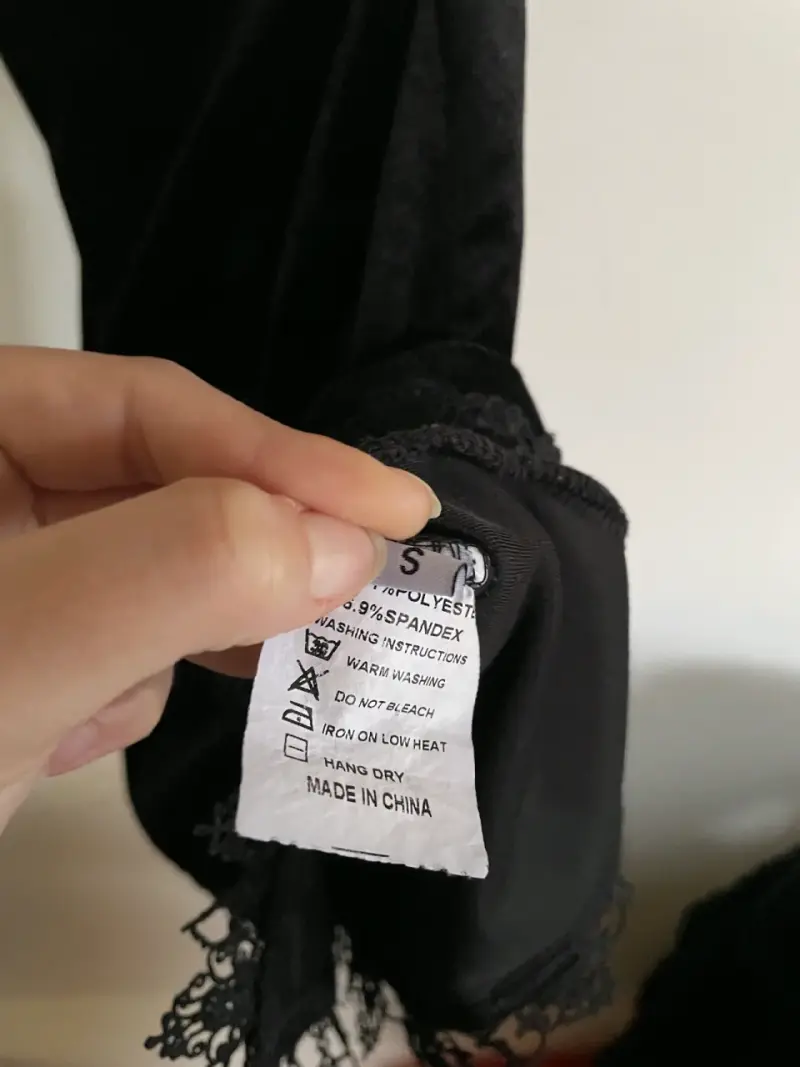 Vestido negro de encaje para mujer - 4