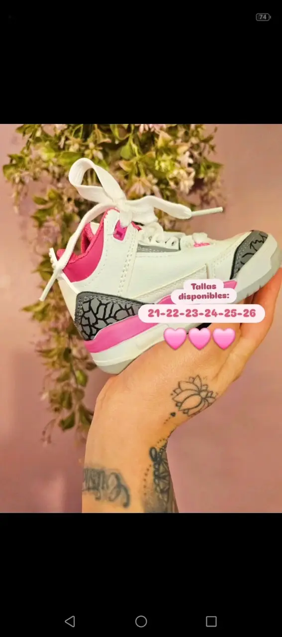 Zapatillas deportivas infantiles blancas y rosadas - 1