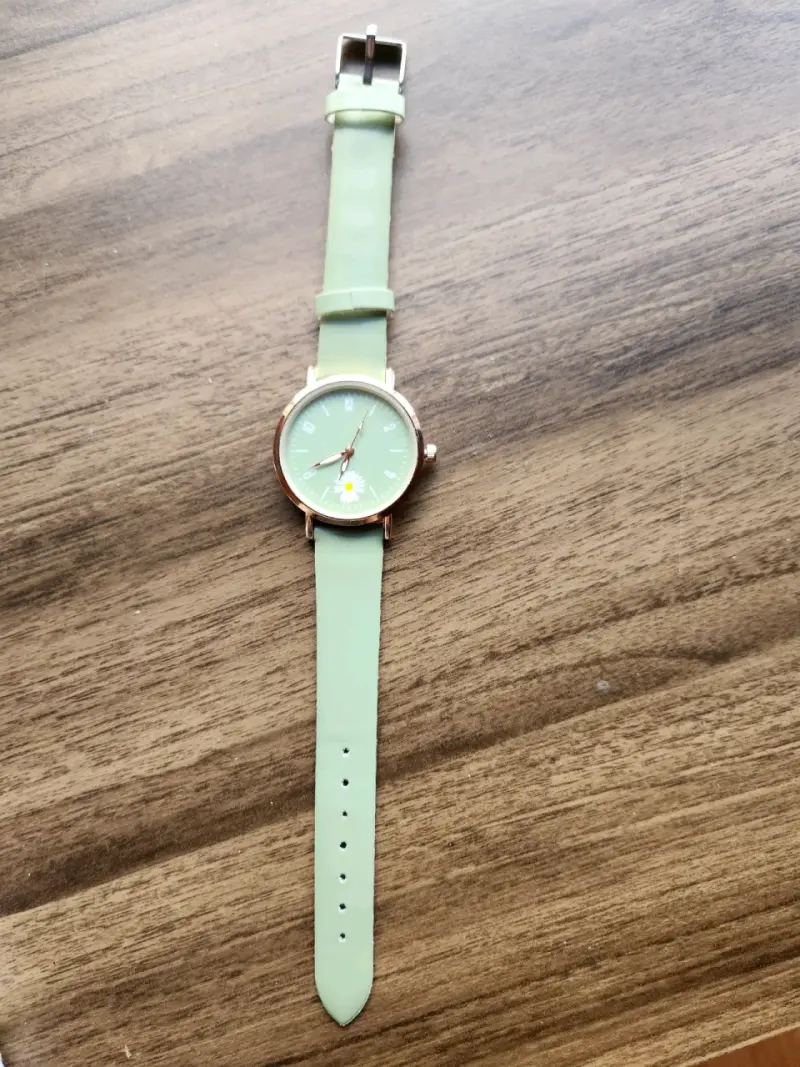 Reloj de pulsera verde menta con diseño floral - 1