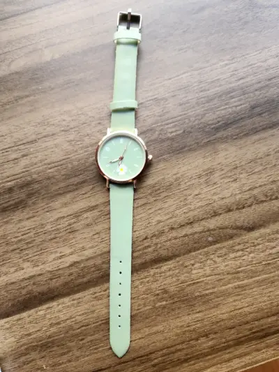 Reloj de pulsera verde menta con diseño floral - miniatura 1