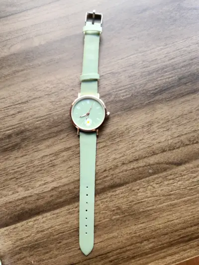 Reloj de pulsera verde menta con diseño floral - miniatura 2